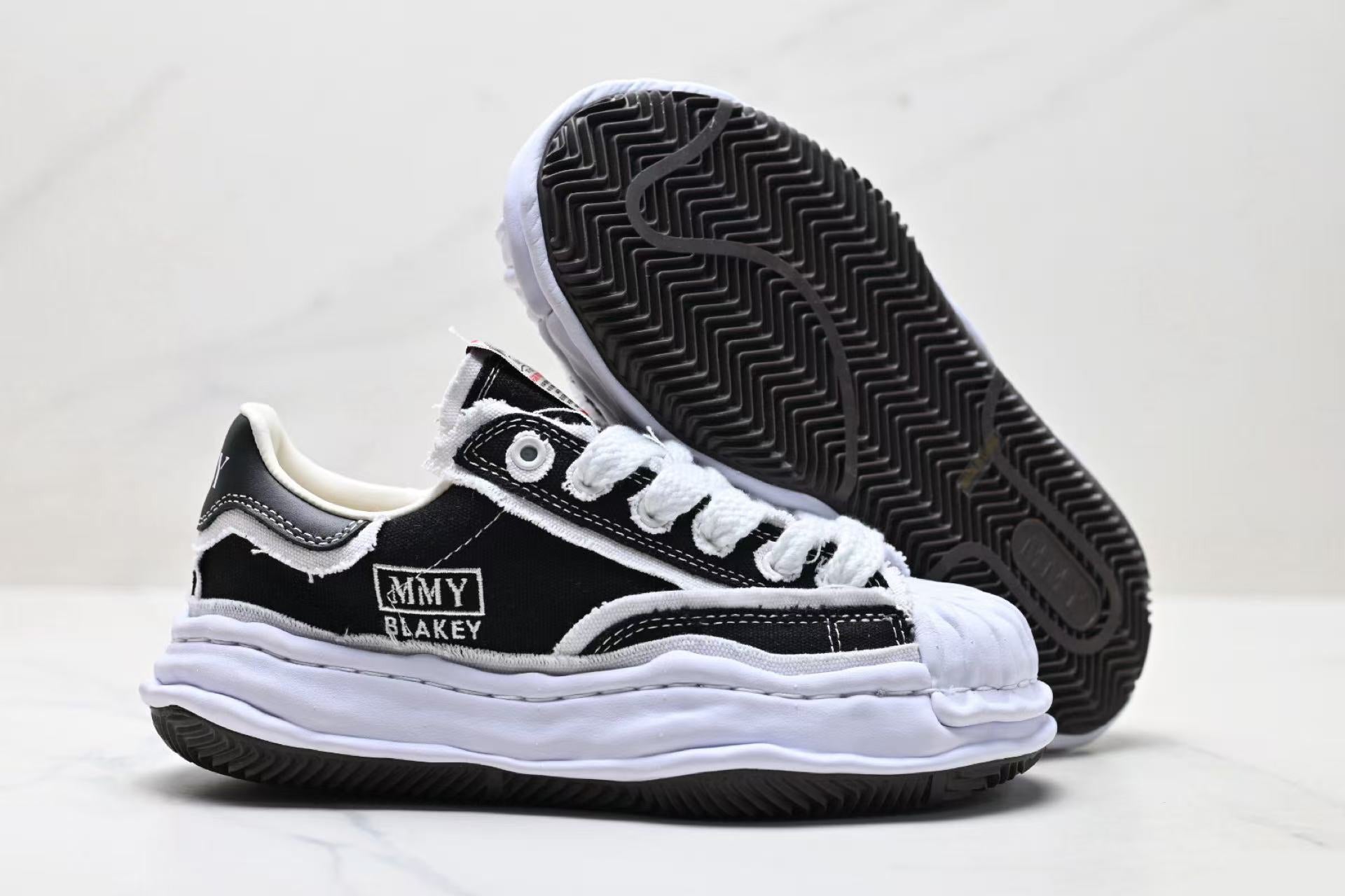 Maison Mihara Yasuhiro - Blakey OG low Black and White